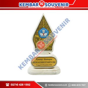 Model Piala Akrilik PT BPD PAPUA