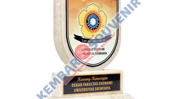 Piala Bahan Akrilik DPRD Kabupaten Kuningan