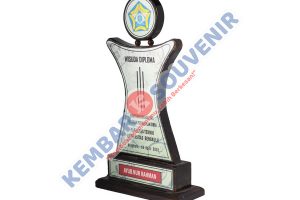 Contoh Trophy Akrilik Pemerintah Kabupaten Pati