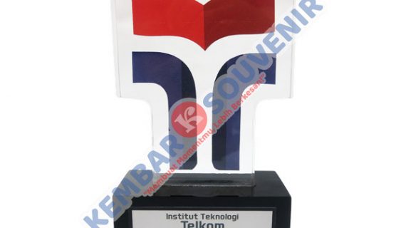 Model Piala Akrilik PT BPD JAWA TIMUR Tbk