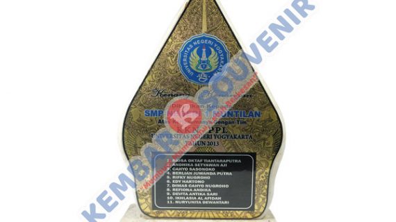 Contoh Piala Akrilik Kabupaten Morowali