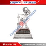 Piala Kenang Kenangan PT Wijaya Karya (Persero) Tbk