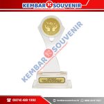 Contoh Trophy Akrilik Universitas Bandar Lampung