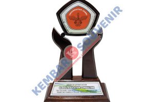 Pembuatan Piala DPRD Kabupaten Mamasa